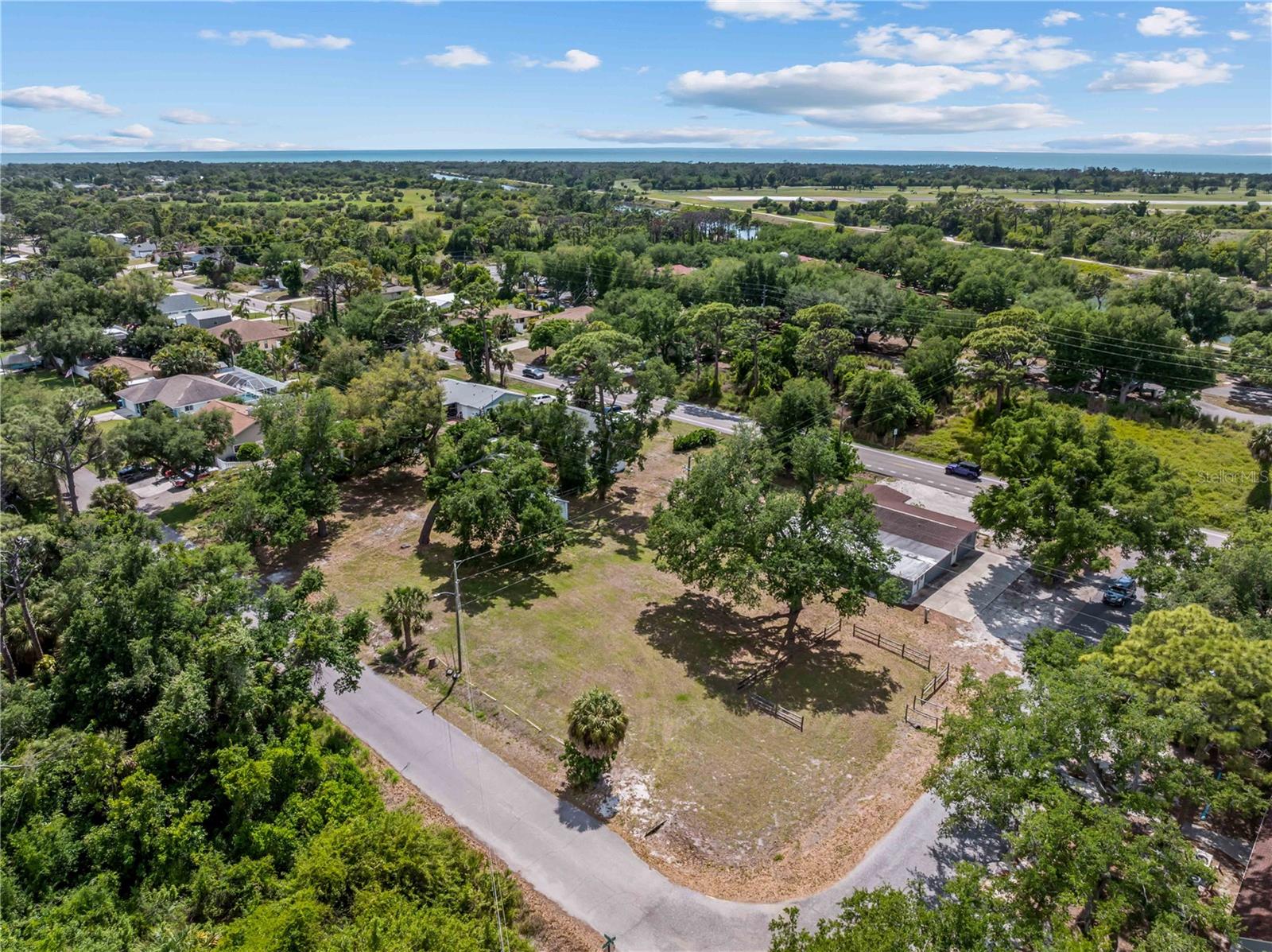 Dawn Dr, Venice, FL 34293