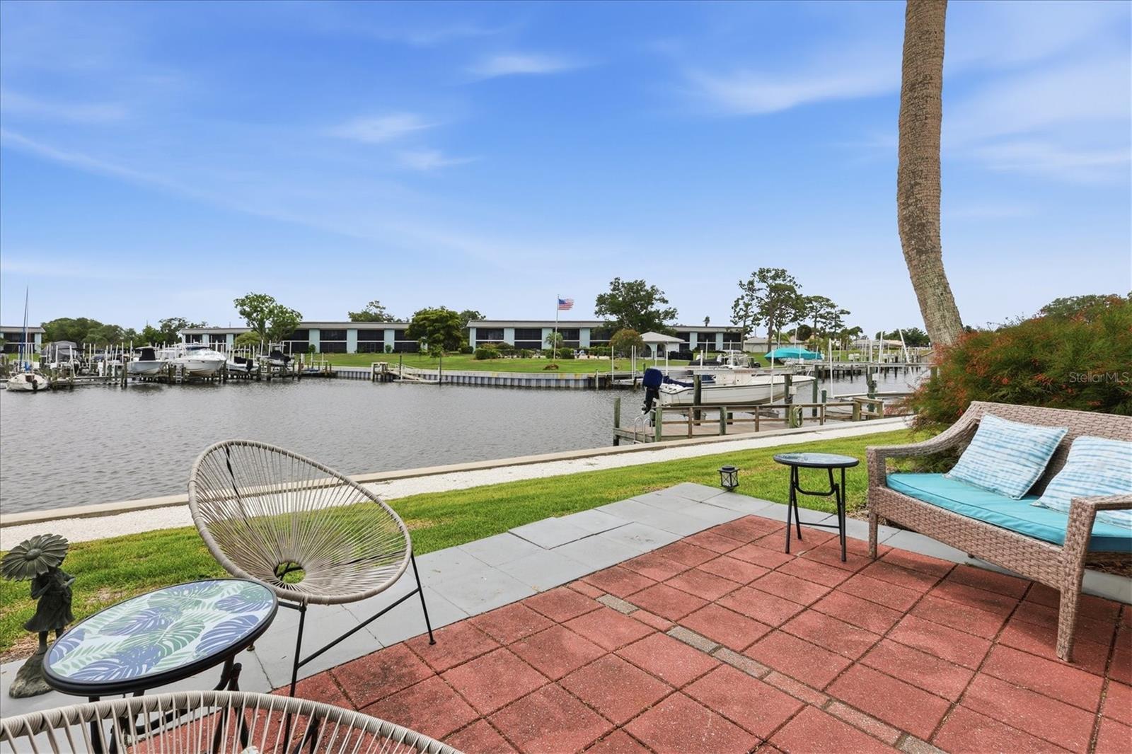 24 Oakwood Dr N #24, Englewood, FL 34223