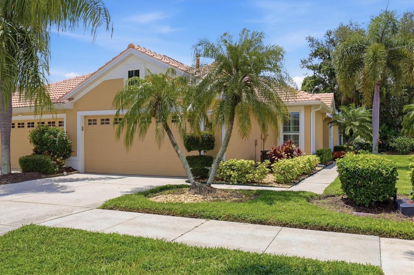 4939 Whispering Oaks Dr, North Port, FL 34287