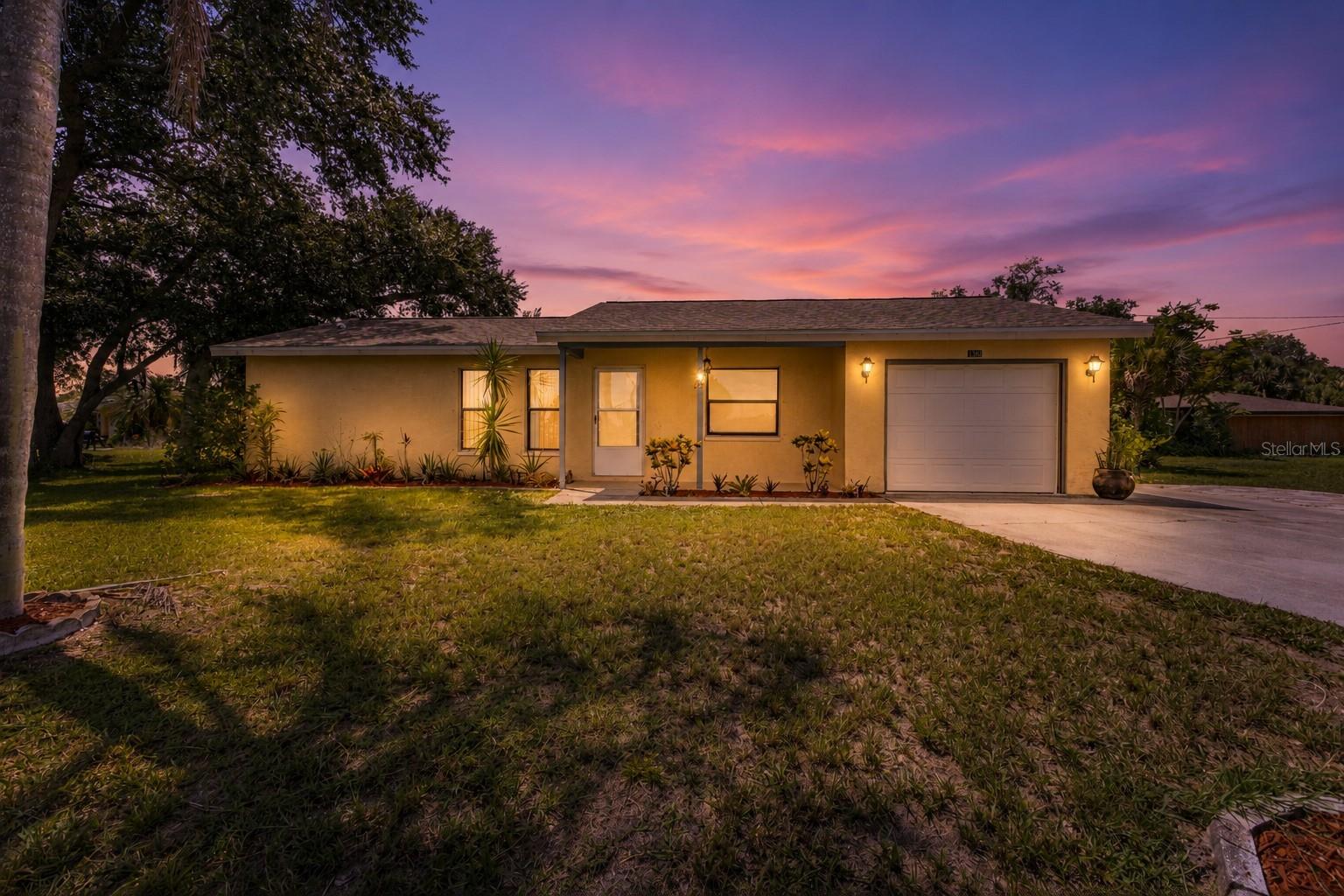 1390 Tripoli St, North Port, FL 34286