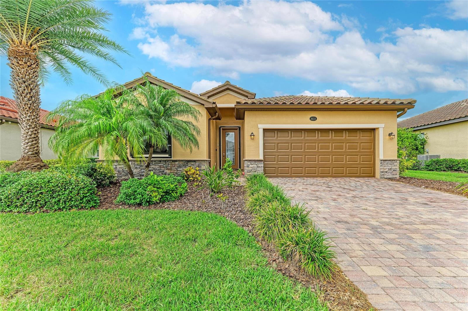 20211 Granlago Dr, Venice, FL 34293