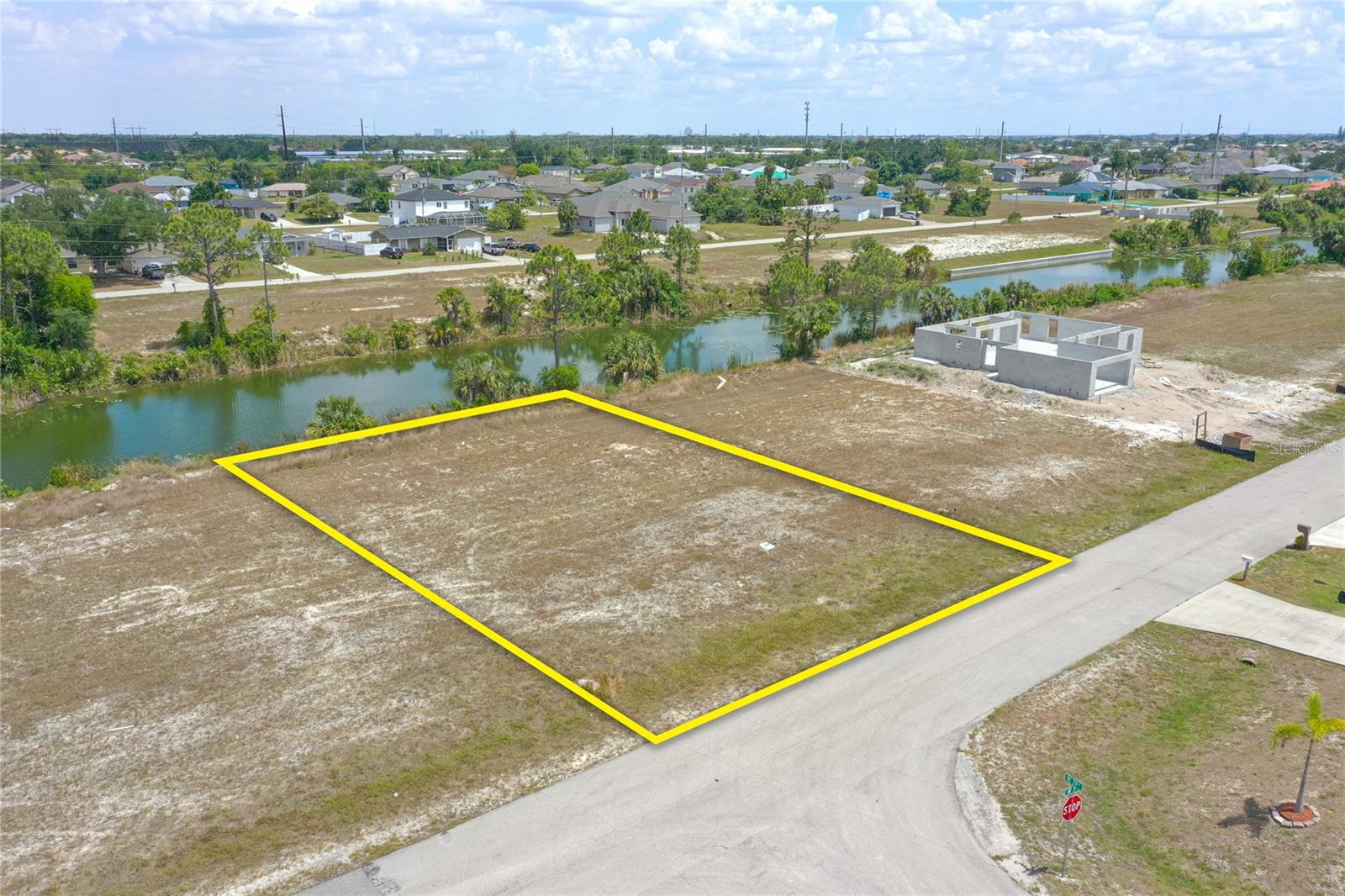 2831 Ne 5th Pl, Cape Coral, FL 33909