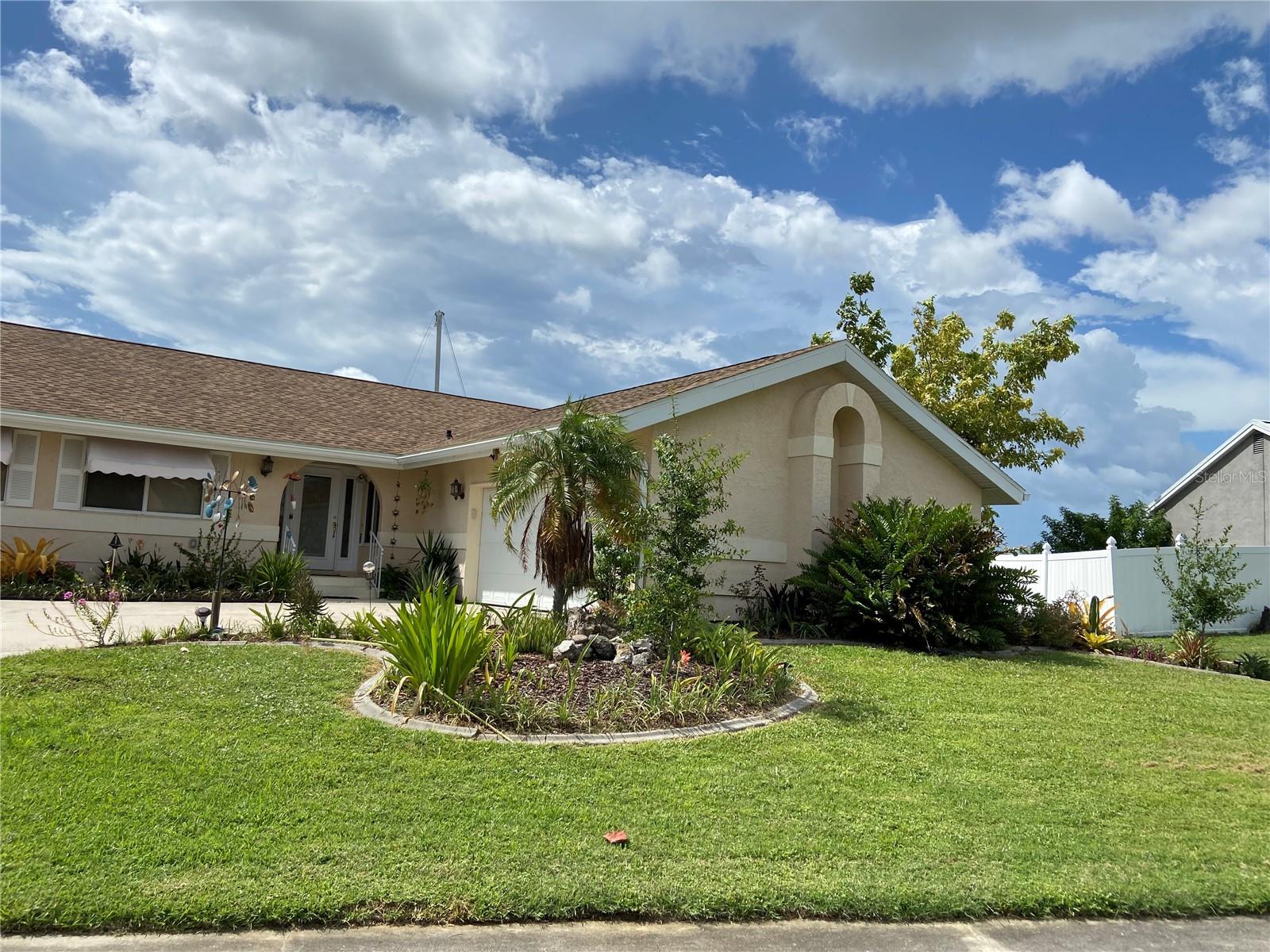 262 Se Fry Terrace Ter Se, Port Charlotte, FL 33952