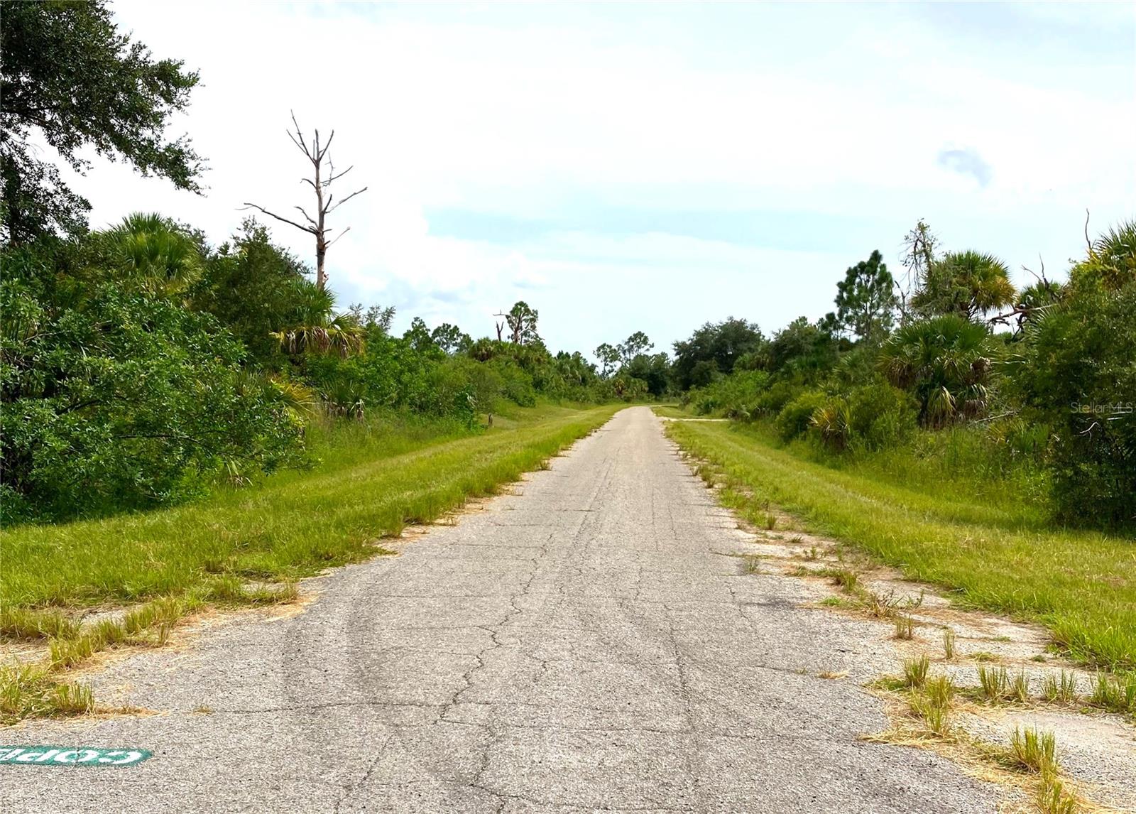 Fiveleaf Rd, North Port, FL 34288