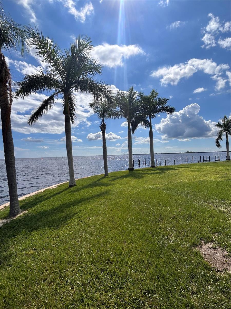 143 Creek Dr Se, Port Charlotte, FL 33952