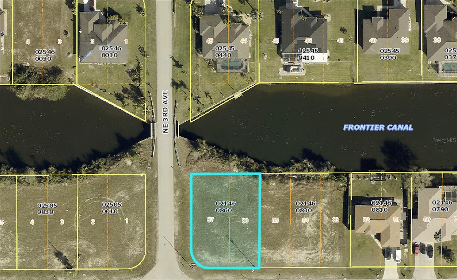 301 Ne 19th Ter, Cape Coral, FL 33909