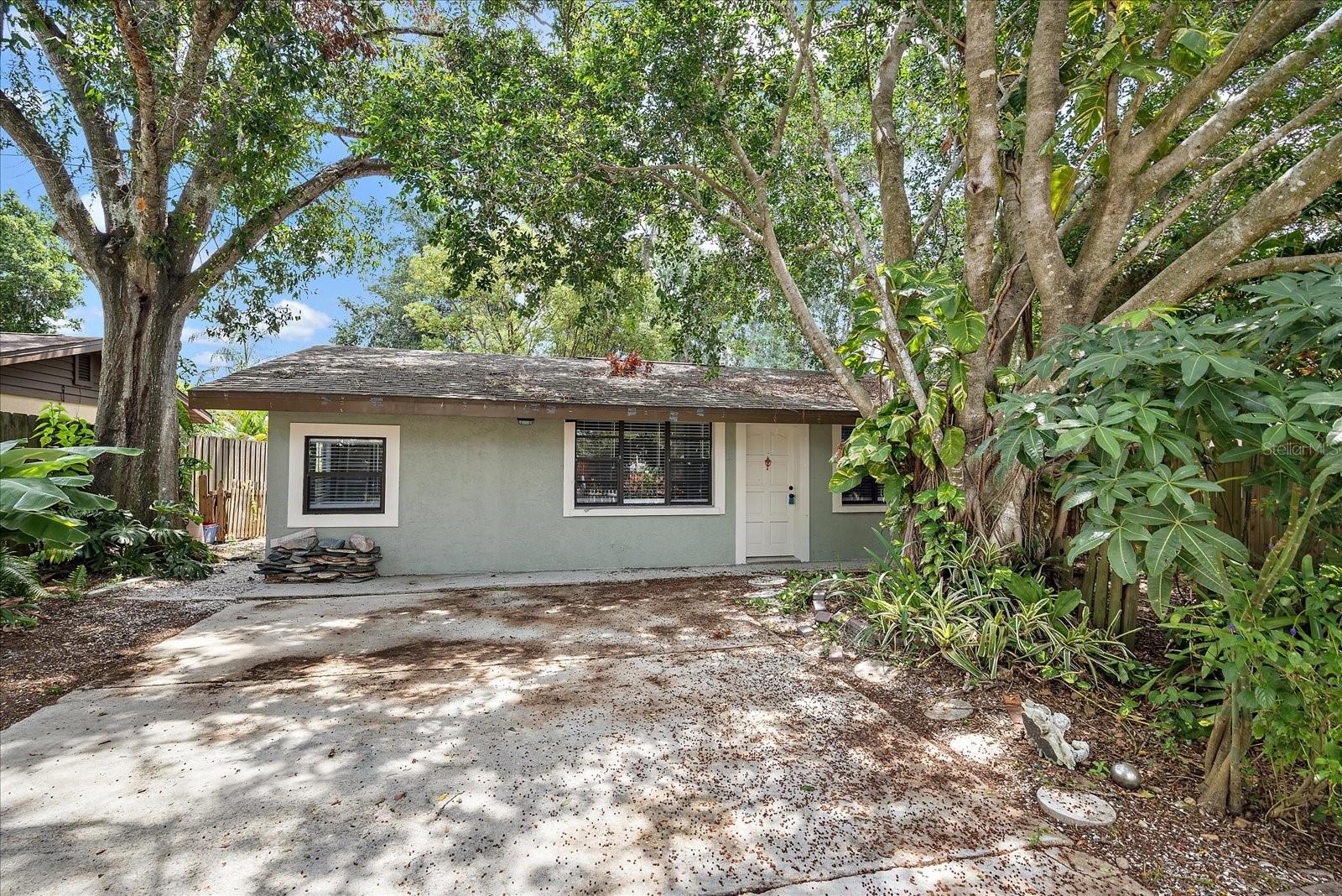 4135 Bell Ave, Sarasota, FL 34231