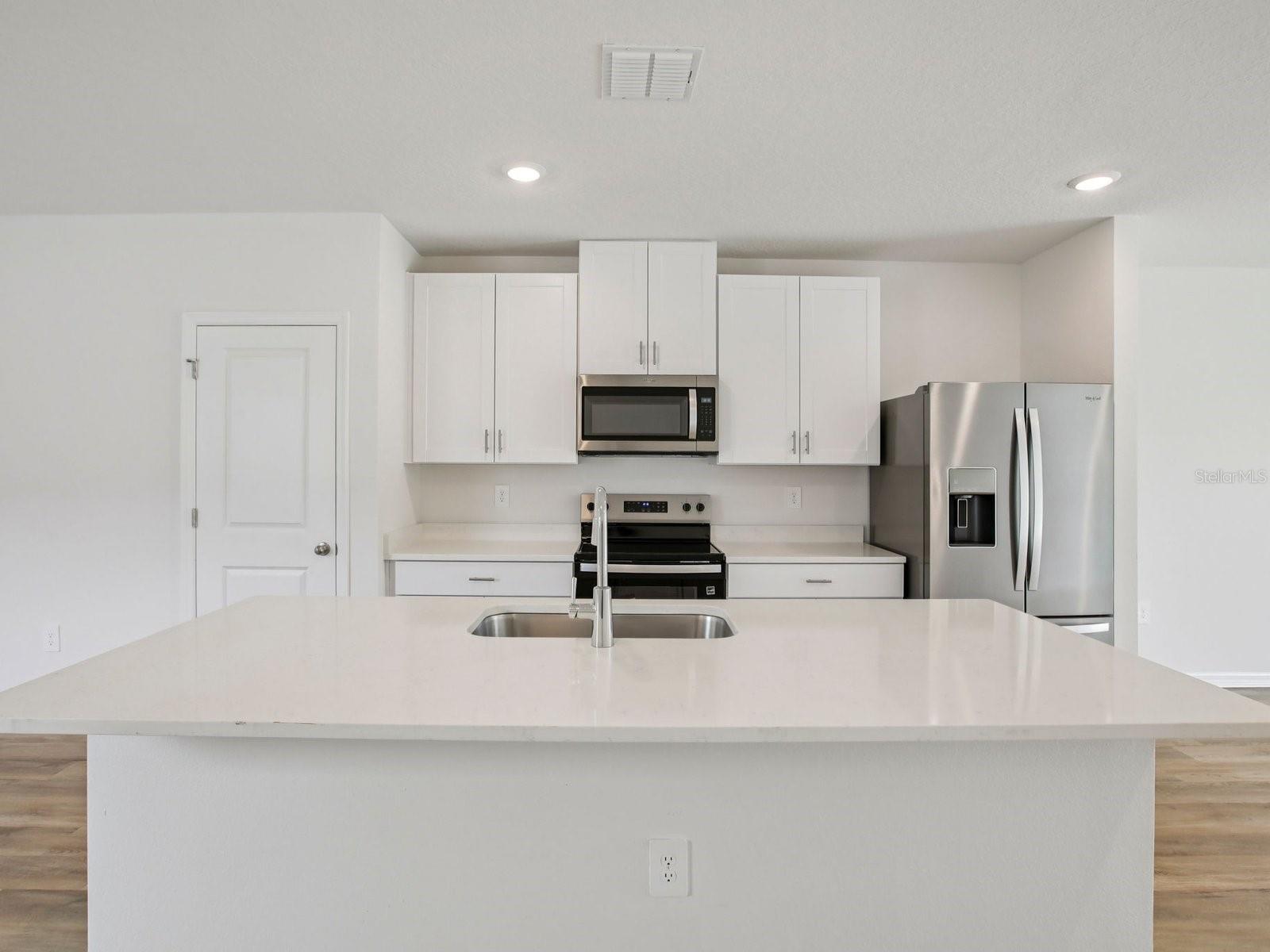 280 Lazy Shore Dr, Nokomis, FL 34275