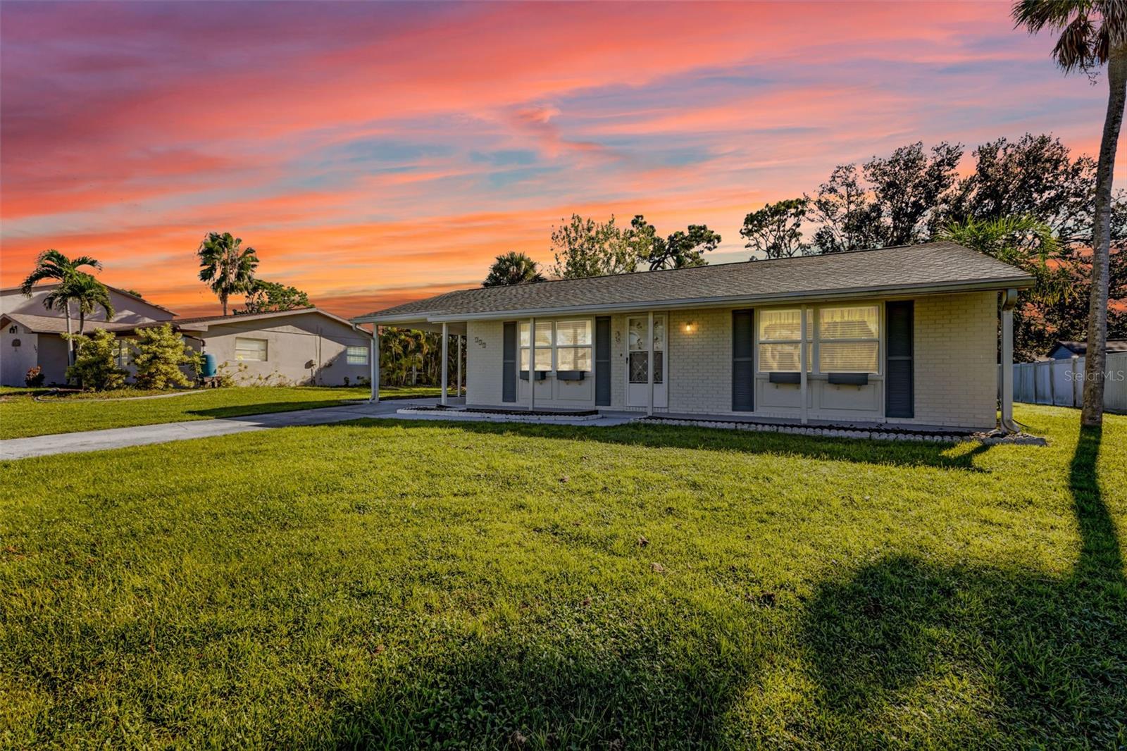 517 Reading St, Port Charlotte, FL 33952