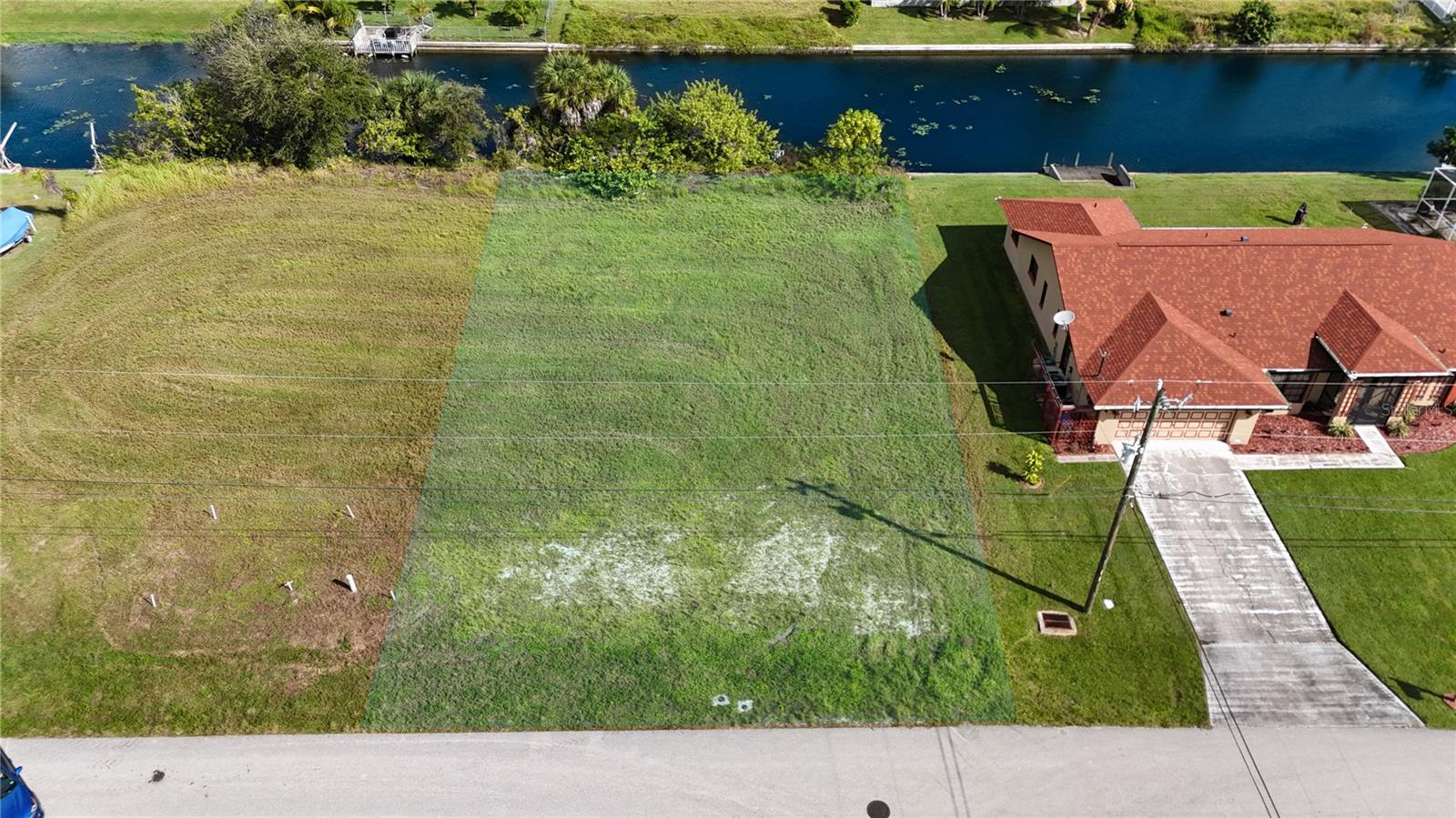 633 Se 2nd St, Cape Coral, FL 33990