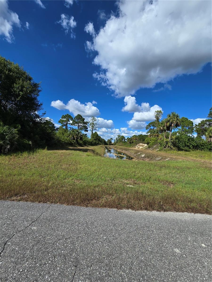 425 Wilder Ave S, Lehigh Acres, FL 33974