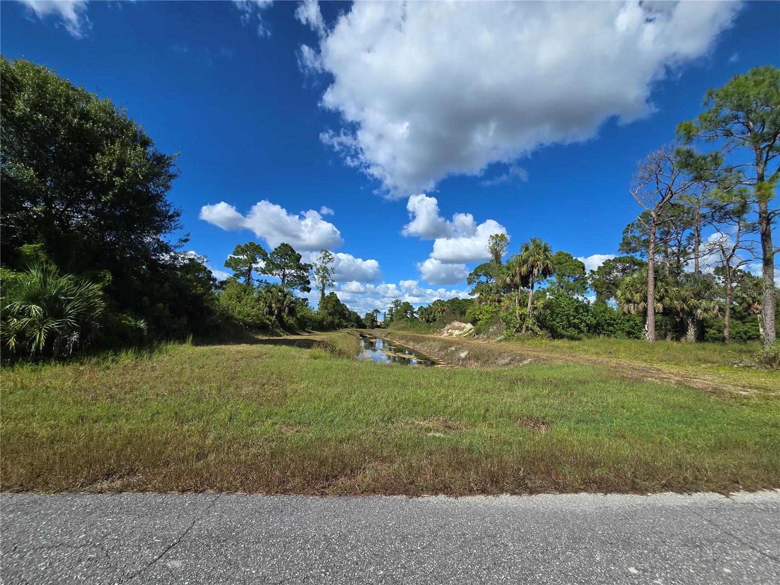 423 Wilder Ave S, Lehigh Acres, FL 33974