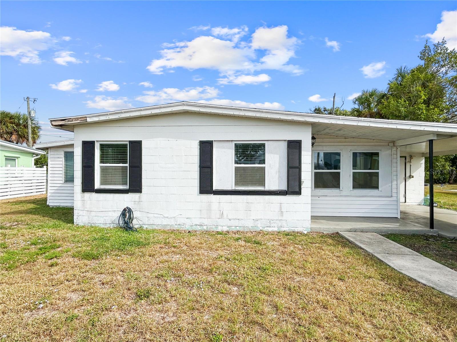 404 Dunn Dr Ne, Port Charlotte, FL 33952