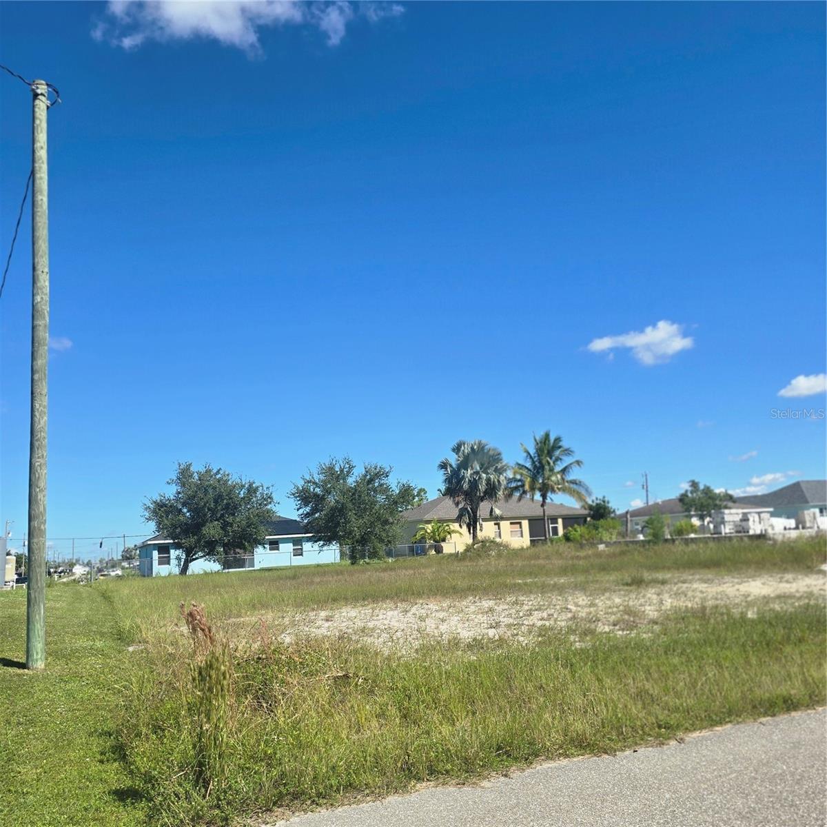 2031 Nw 21st St, Cape Coral, FL 33993
