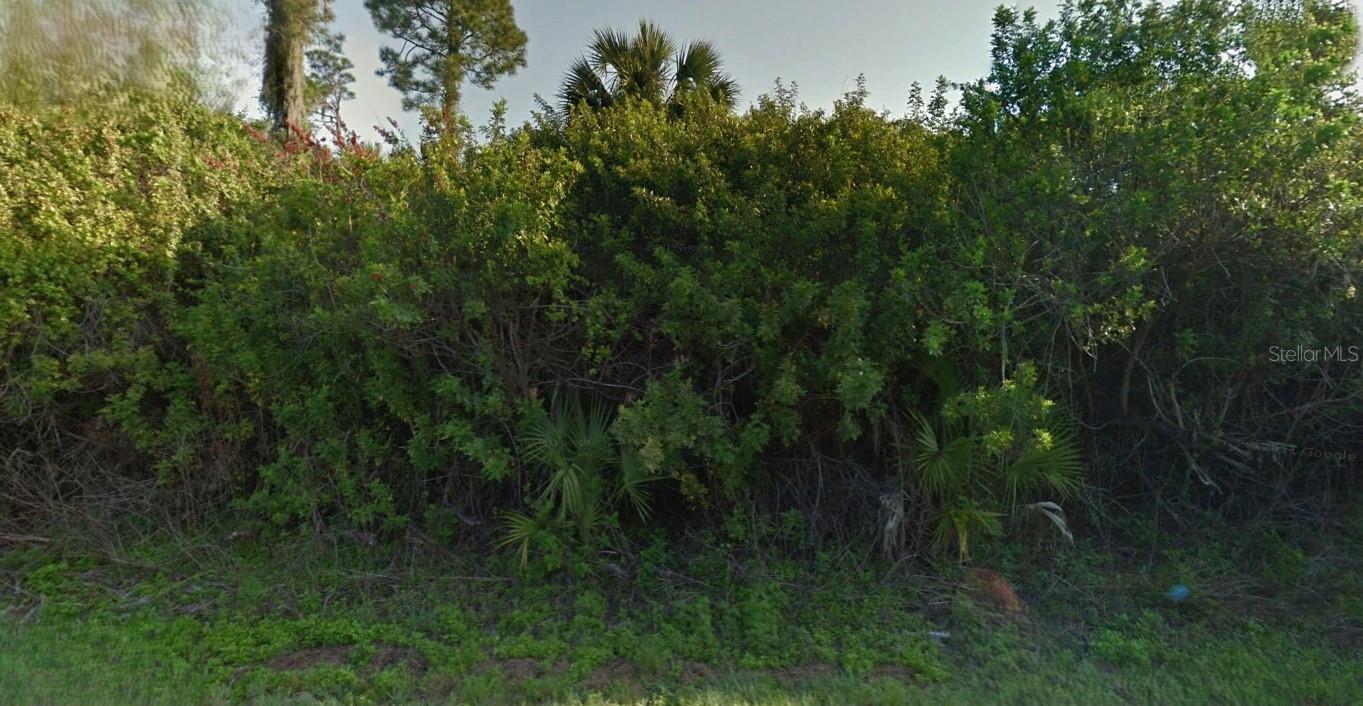 Largeleaf St, North Port, FL 34288