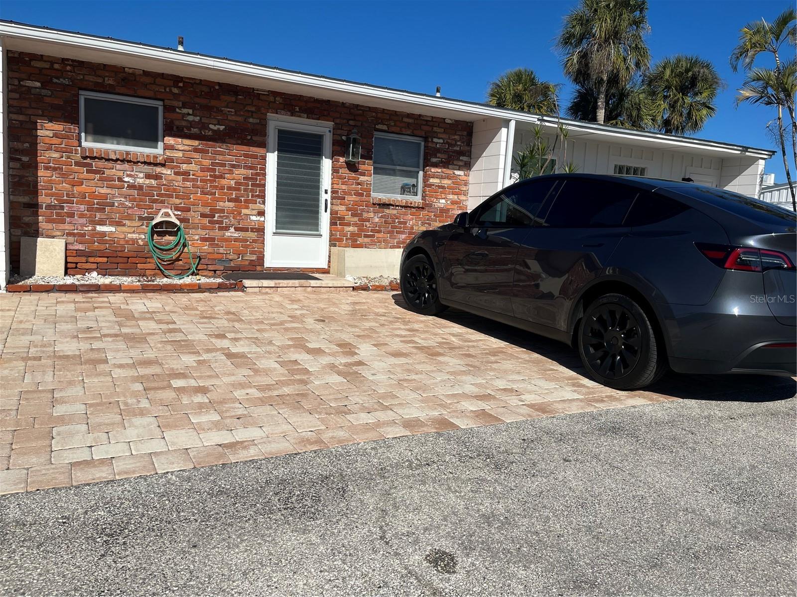 701 Saint Judes Dr S #3, Longboat Key, FL 34228