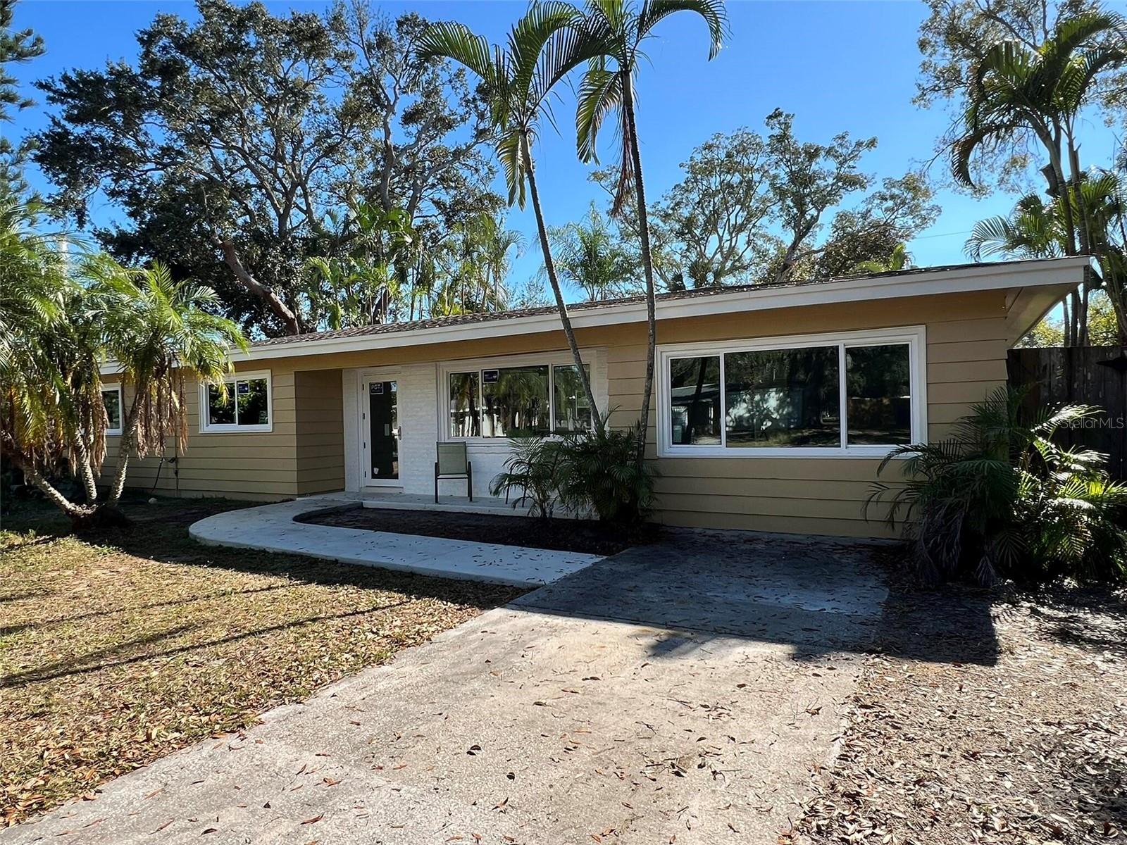 3180 Bellevue St, Sarasota, FL 34237
