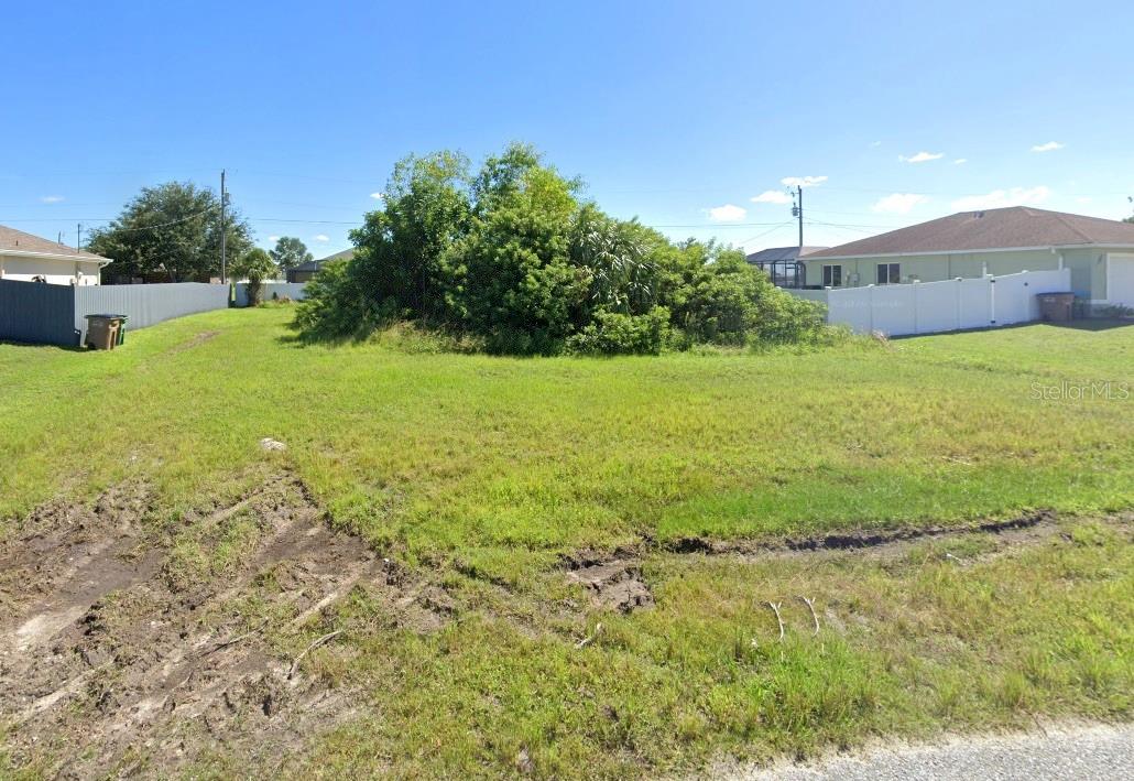 937 Nw 5th Pl, Cape Coral, FL 33993