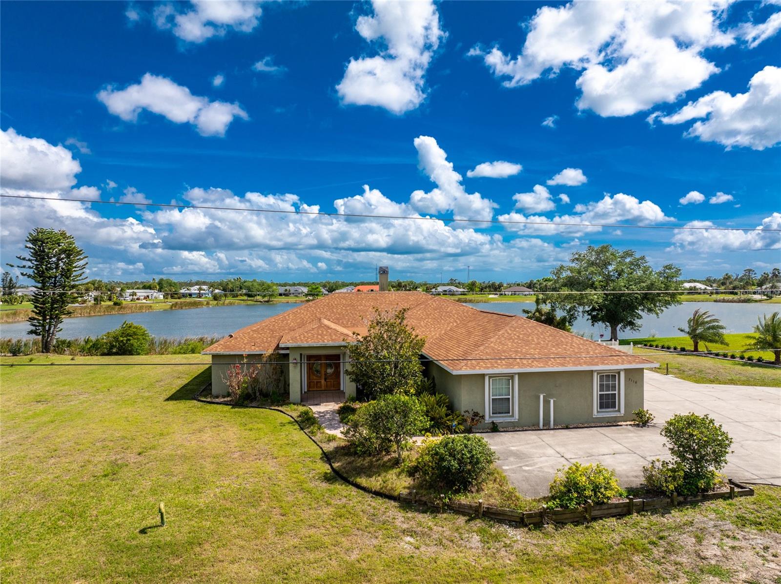 7110 San Casa Dr, Englewood, FL 34224