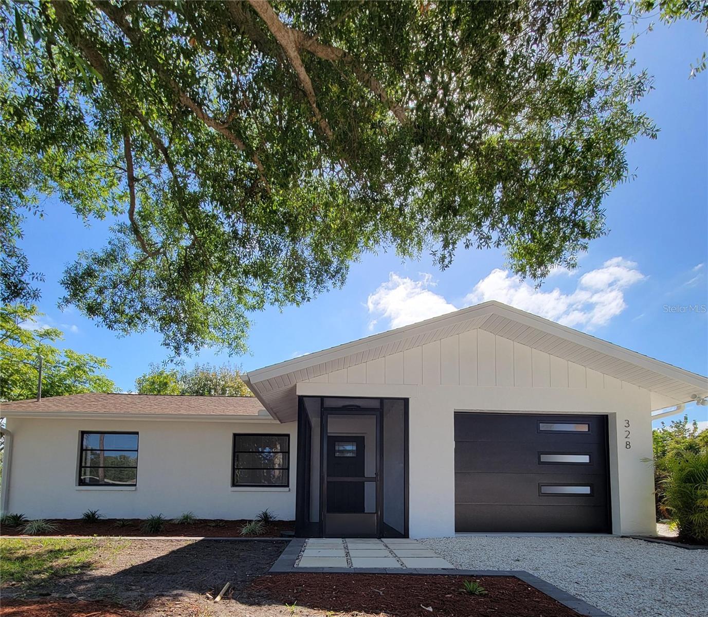 328 E Bay St, Osprey, FL 34229