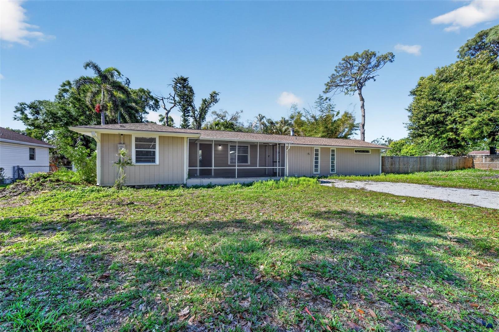 1150 52nd St, Sarasota, FL 34234