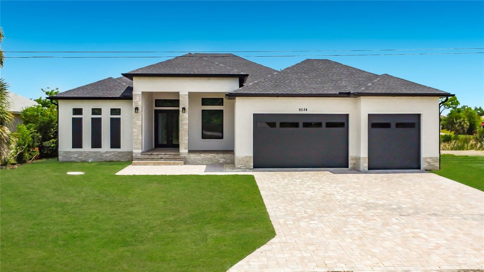 9524 Singer Cir, Port Charlotte, FL 33981