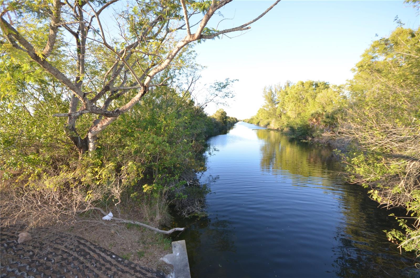 1001 Ne 5th Pl, Cape Coral, FL 33909
