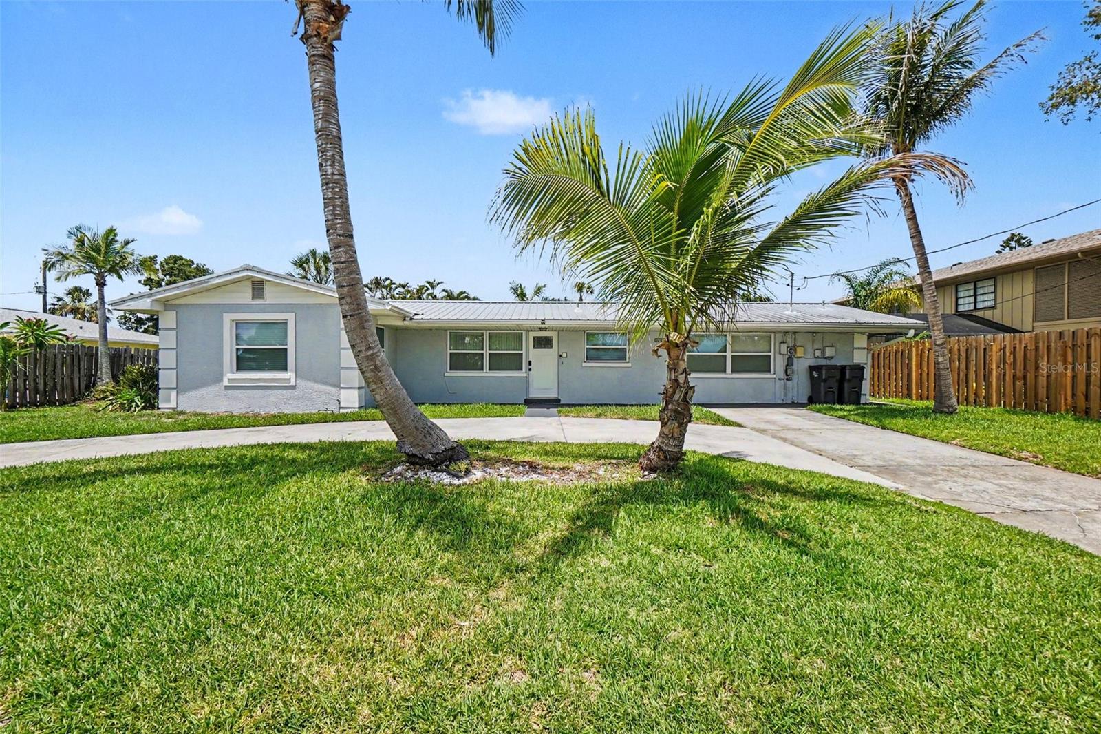 2009 Tarpon Rd, Palmetto, FL 34221