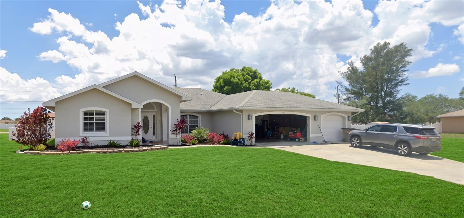 918 Ne 17th St, Cape Coral, FL 33909