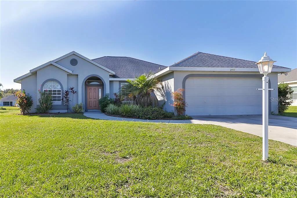 2711 46th St E, Palmetto, FL 34221