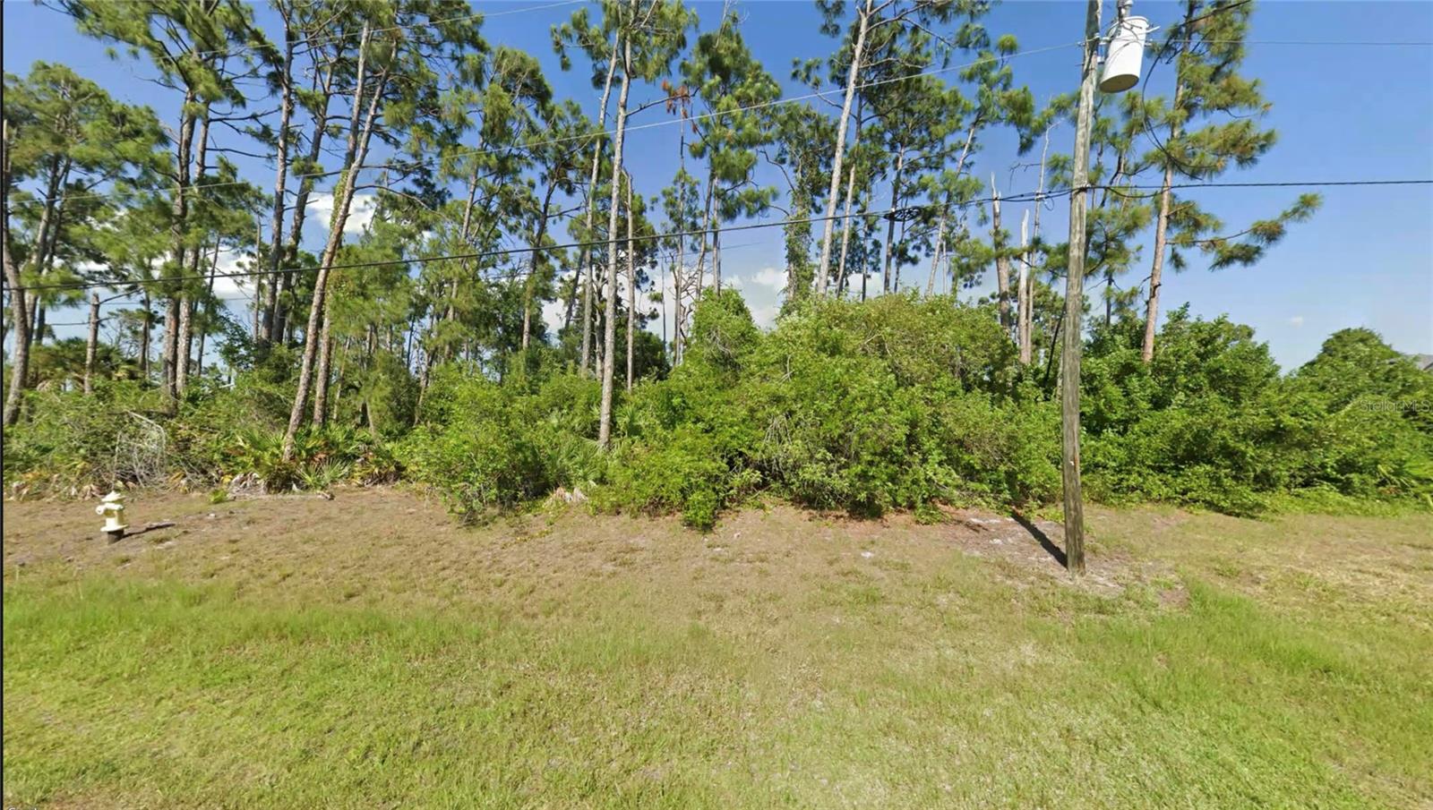 127 Hobo Rd, Rotonda West, FL 33947