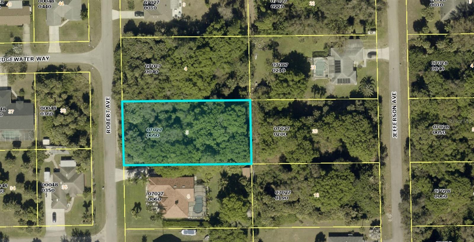 614 Robert Ave, Lehigh Acres, FL 33936