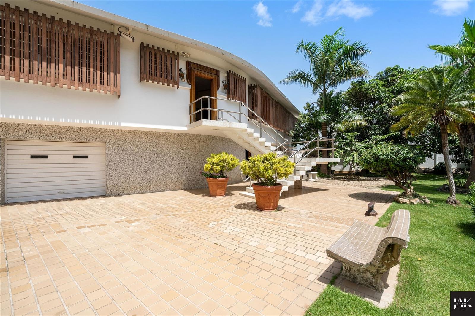 20 Amapola St, Carolina, PR 00979