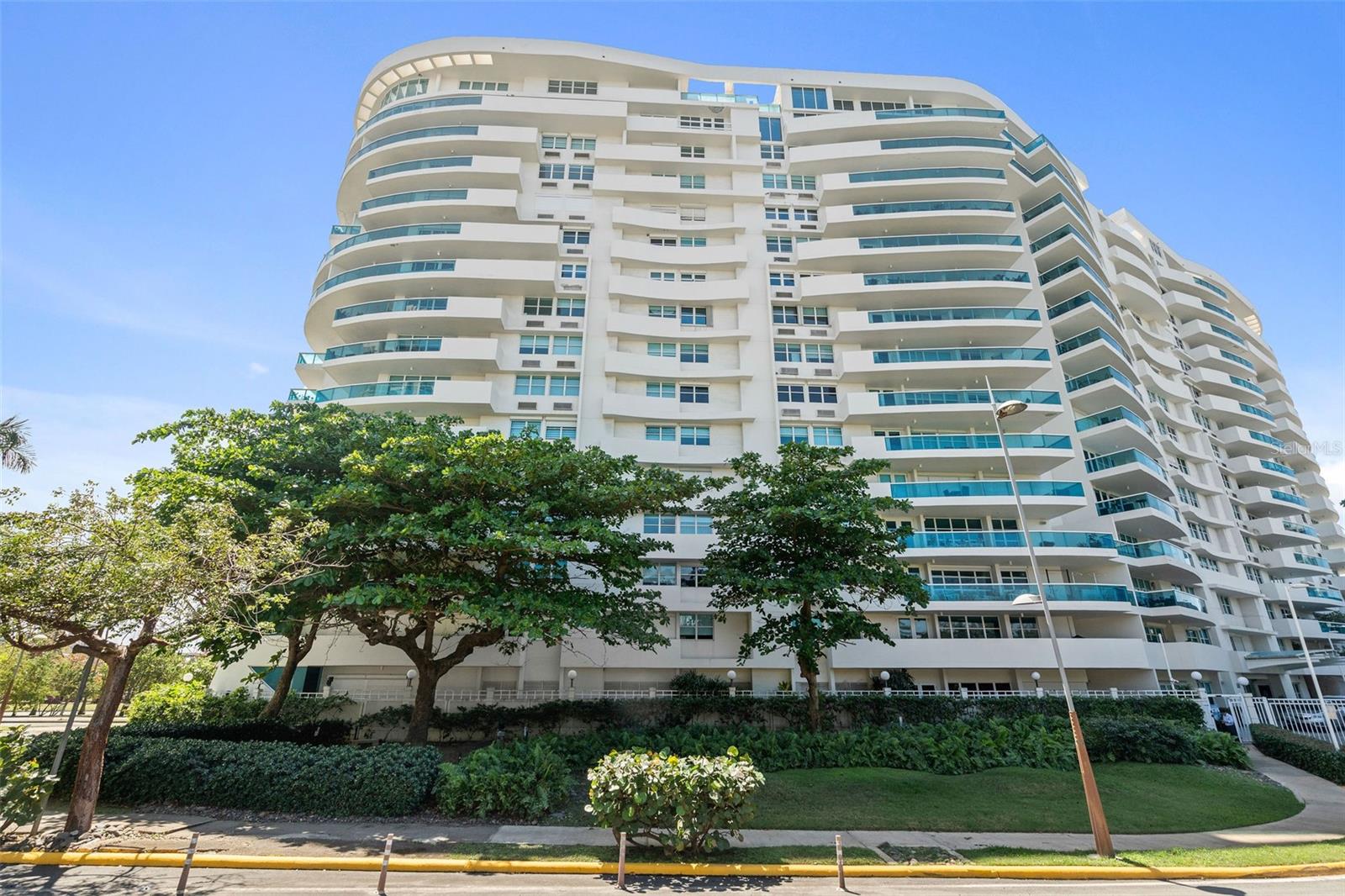 550 Avenida Constitucion #Ph-1608, San Juan, PR 00901