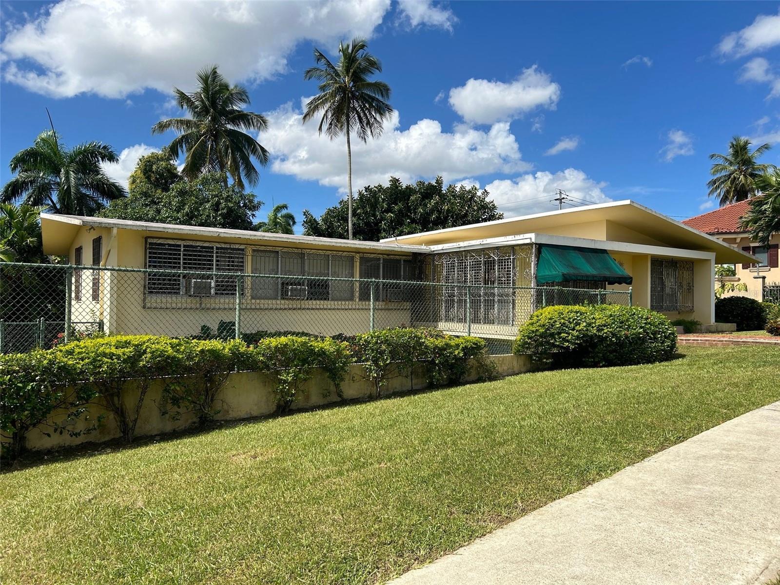 Urb Garden Hills Terrace St. #L4, Guaynabo, PR 00969