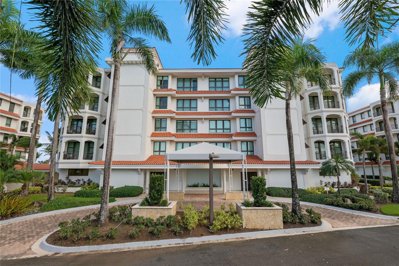 400 Coco Beach Blvd #E401, Rio Grande, PR 00745