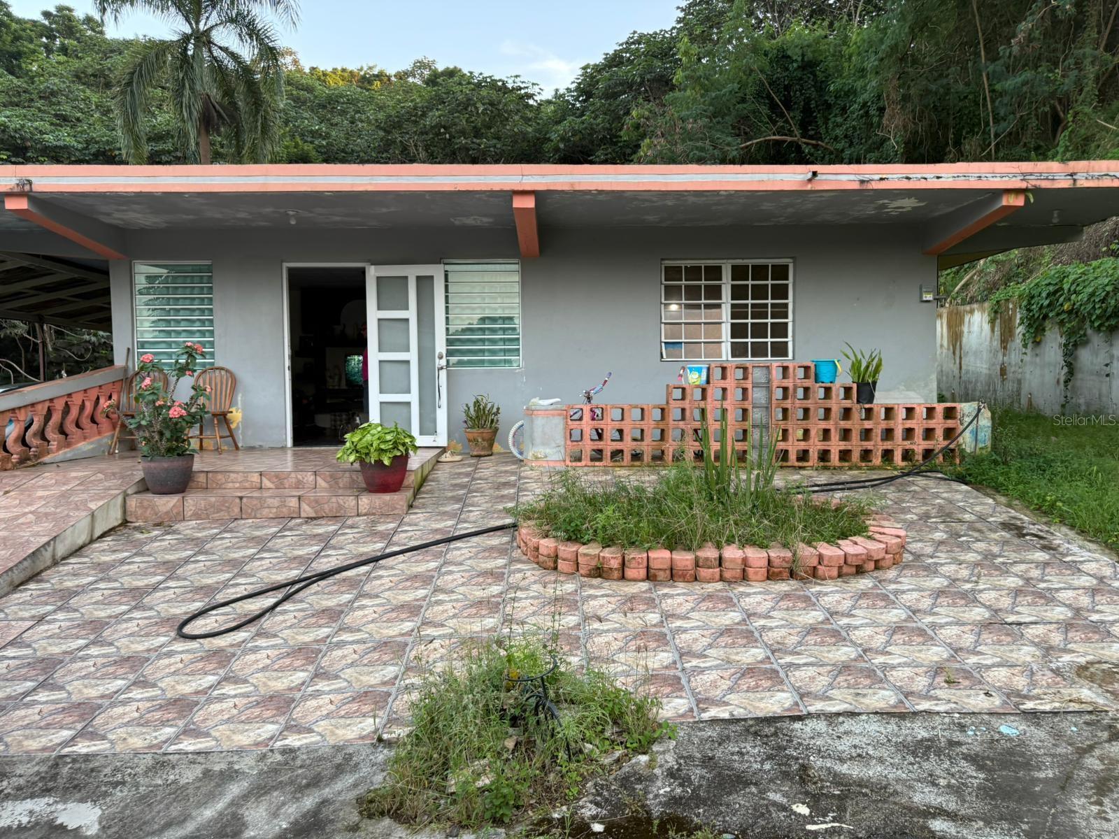 Carr 925 Km 4.9 Bo. Junquito, Humacao, PR 00791