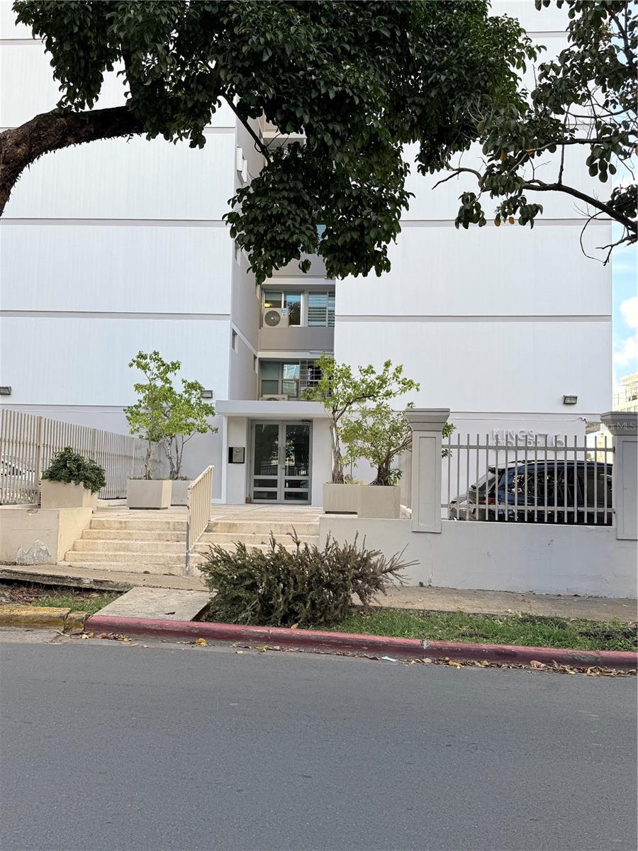 76 Kings Court 76 Kings Court #903, San Juan, PR 00907