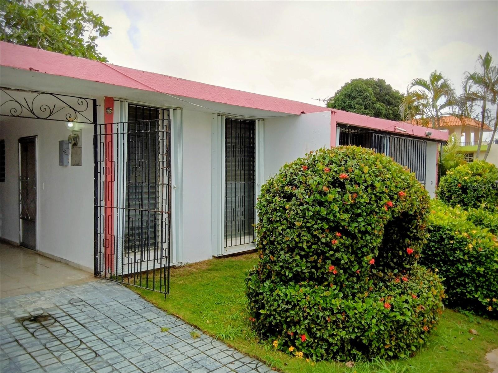 Calle 87 Villa Carolina #77-27, Carolina, PR 00985