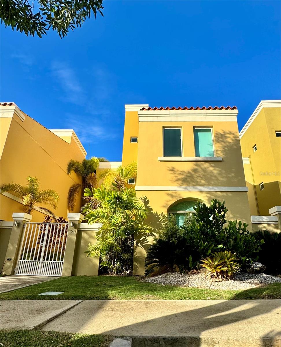 90 Candelero Dr #120, Humacao, PR 00791
