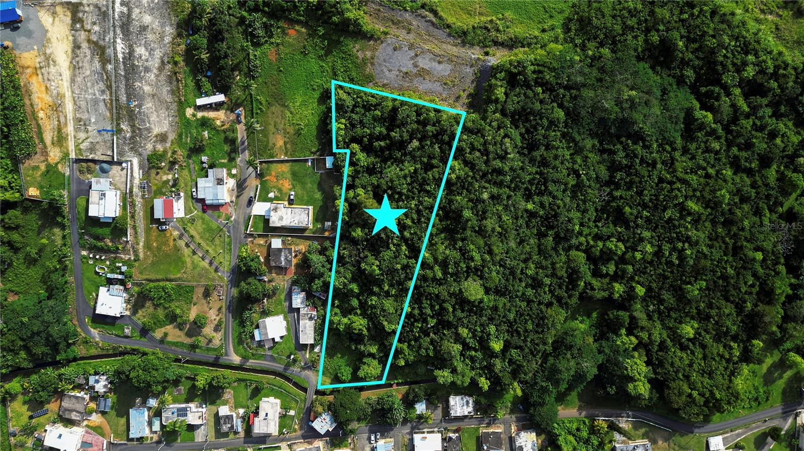 Calle Brillante Arsenales Bajos, Isabela, PR 00662
