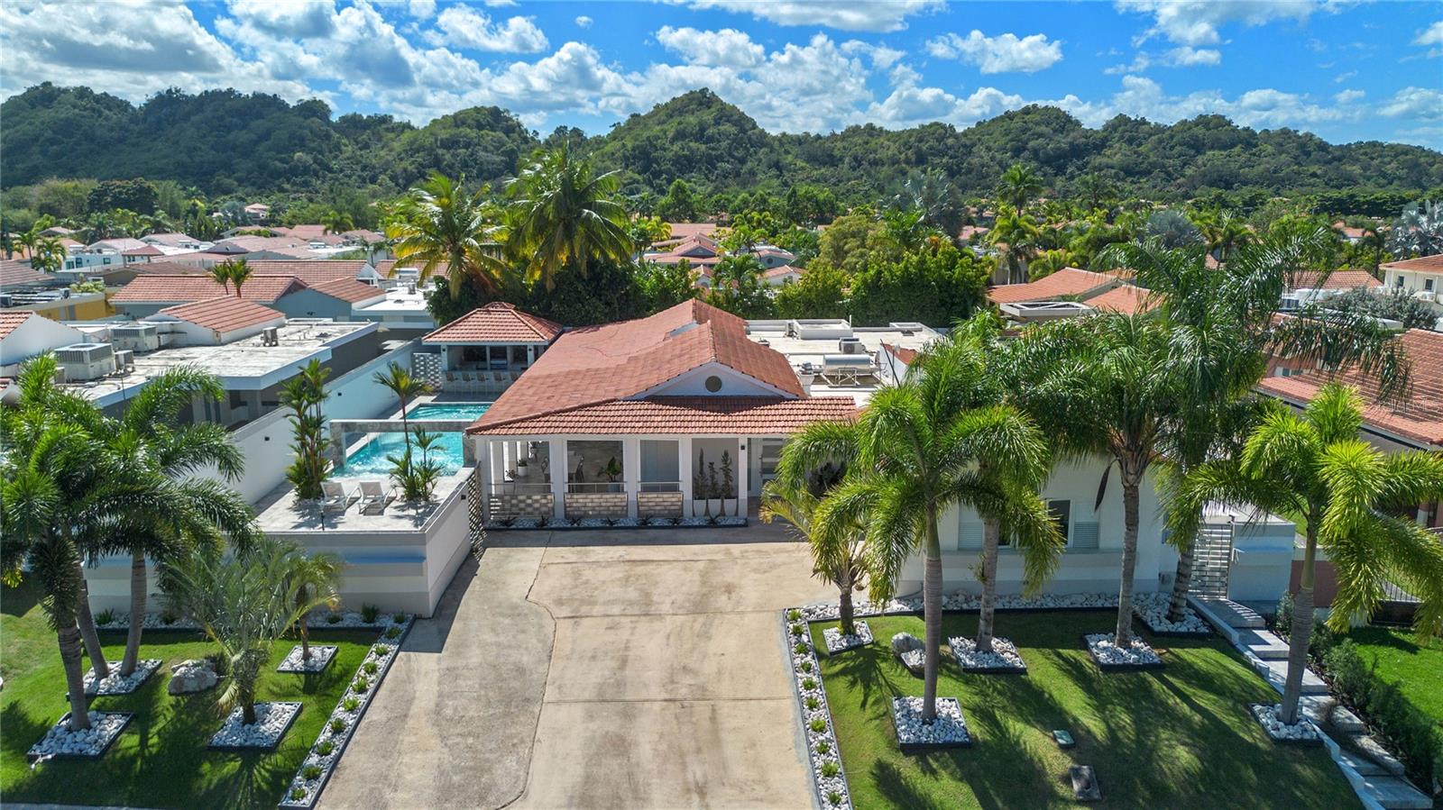 355 Camino Del Cupey Sabanera Dorado, Dorado, PR 00646