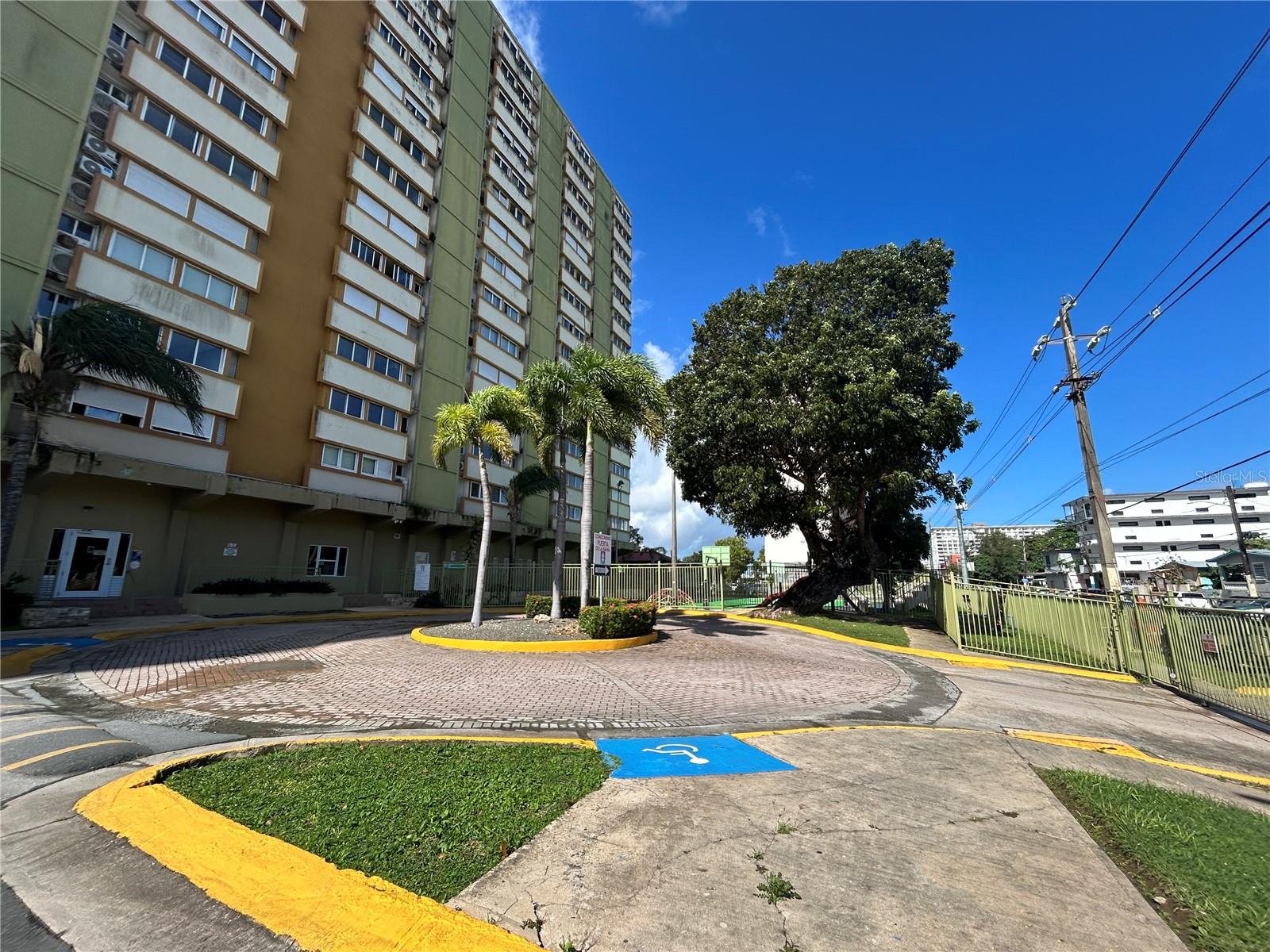 1050 Las Palmas Ave #303, San Juan, PR 00907