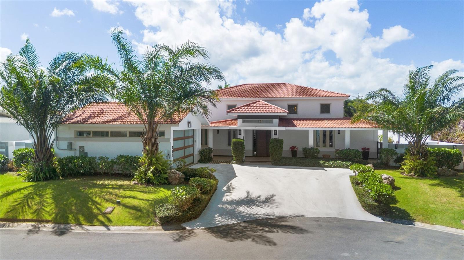 313 Camino Los Cedros, Dorado, PR 00646