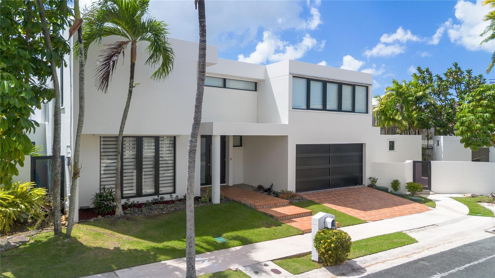 D Condor, Guaynabo, PR 00969