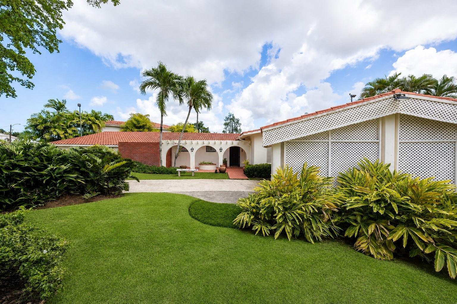 B Meadow Lane, Guaynabo, PR 00969