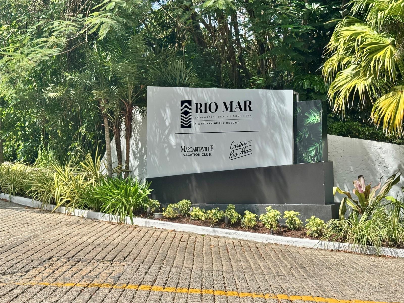 Mirador Ave #12, Rio Grande, PR 00745