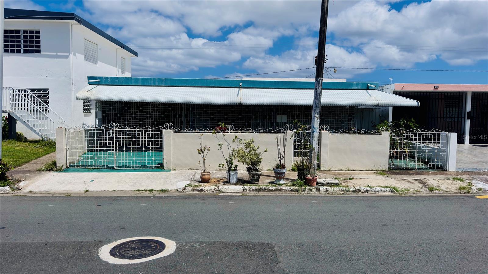 Calle 232 Country Club #Jf-34, Carolina, PR 00982
