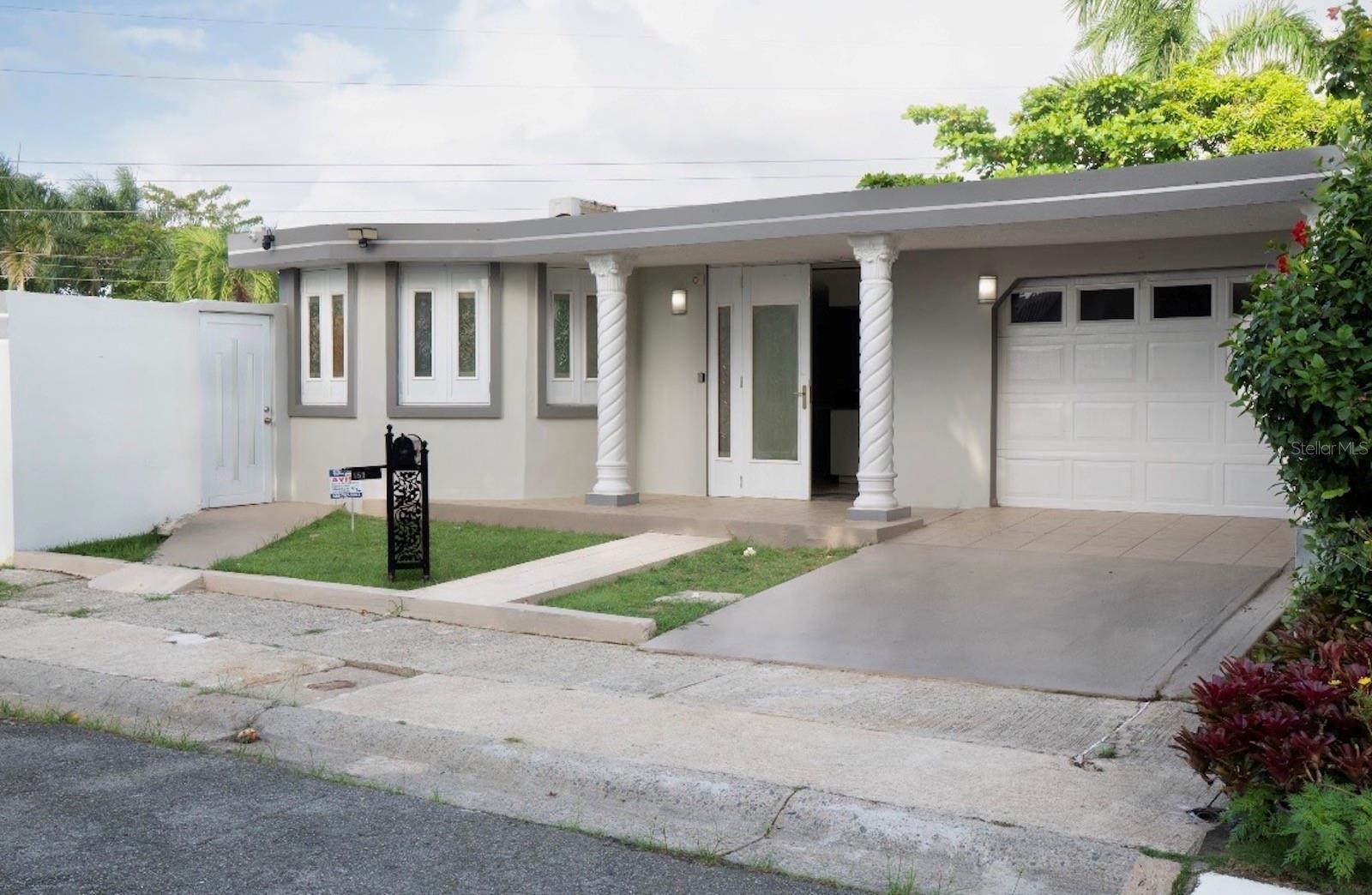 153 Almacigo St, Fajardo, PR 00738