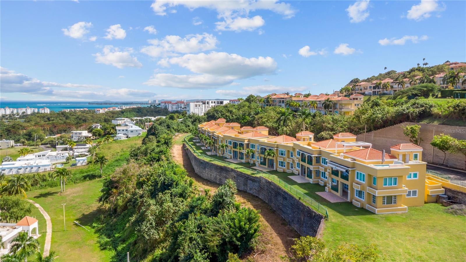 10 I #202, Rio Grande, PR 00745